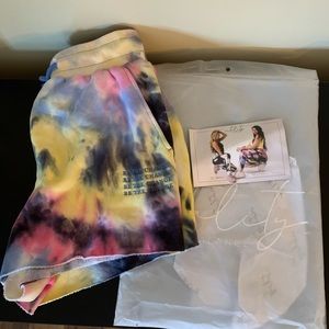 Balance Athletica |thunderstorm affirmation shorts